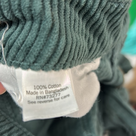 About a size 8 women’s whale wide corduroy high waist straight legs size 13/31W - Picture 3 of 7